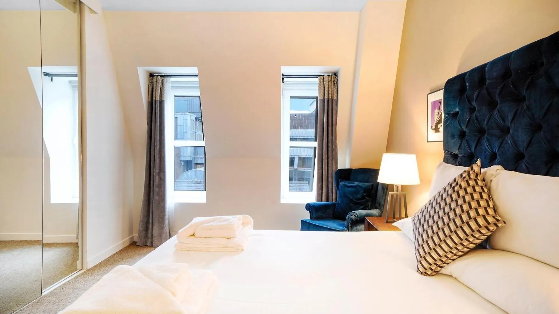 Monument Serviced Apartments By Lovelystay Londra Aparthotel